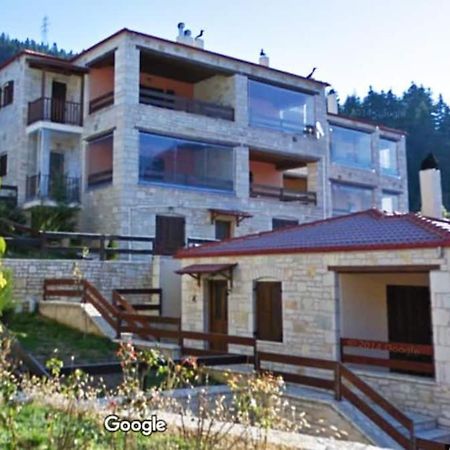 La Casa Di Pietra Villa Karpenísion Eksteriør billede