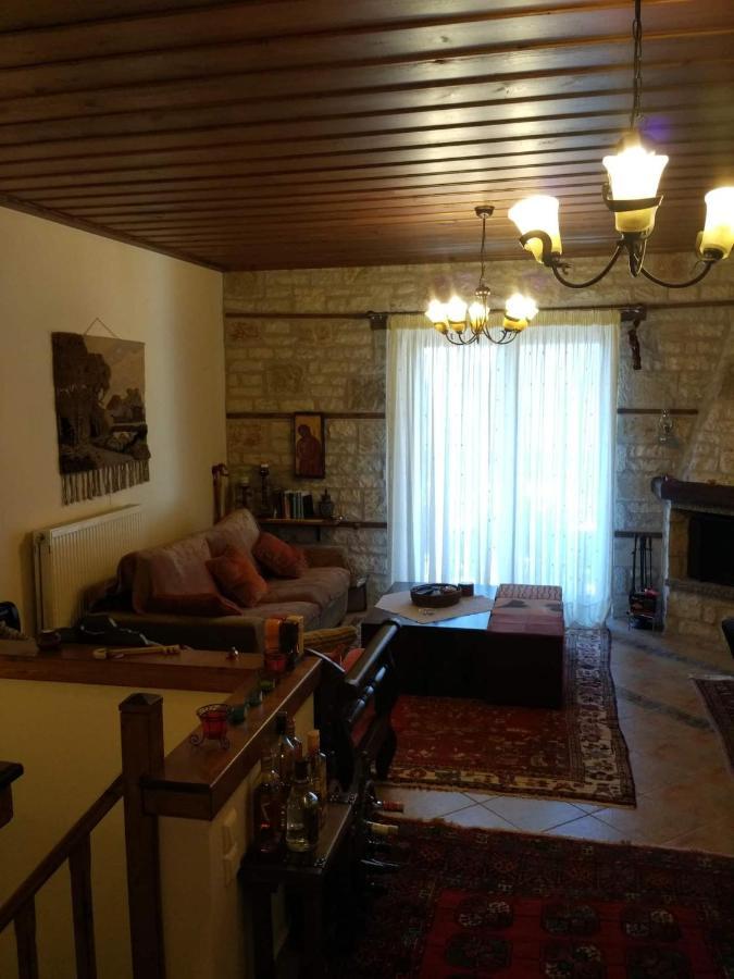 La Casa Di Pietra Villa Karpenísion Eksteriør billede